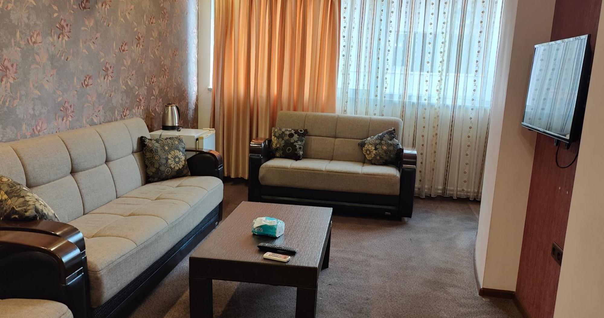 Areg Hotel Erévan Extérieur photo